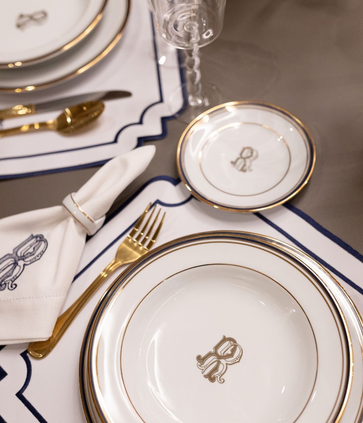 Prato de Pão Porcelana Cinco Filetes
