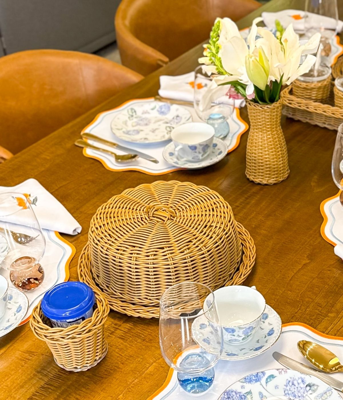 Vaso de Vidro com Acabamento em Vime Caramelo