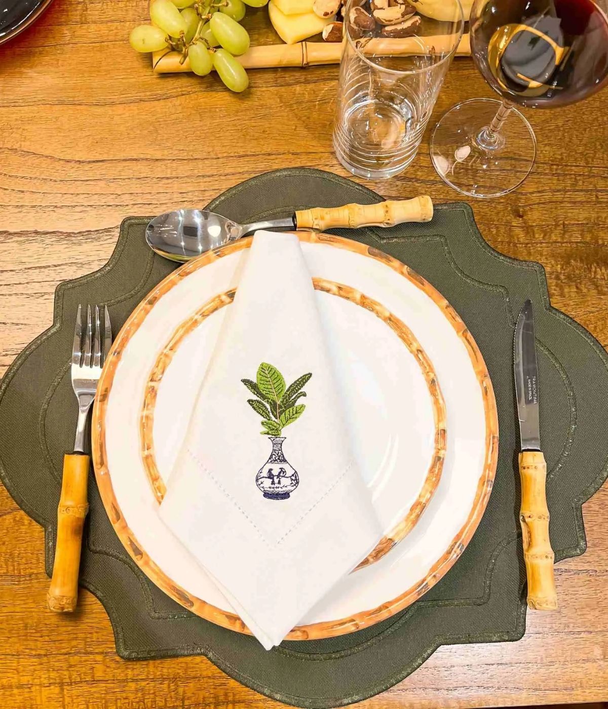 Jogo Americano Retangular Dupla Face Branco e Verde Musgo