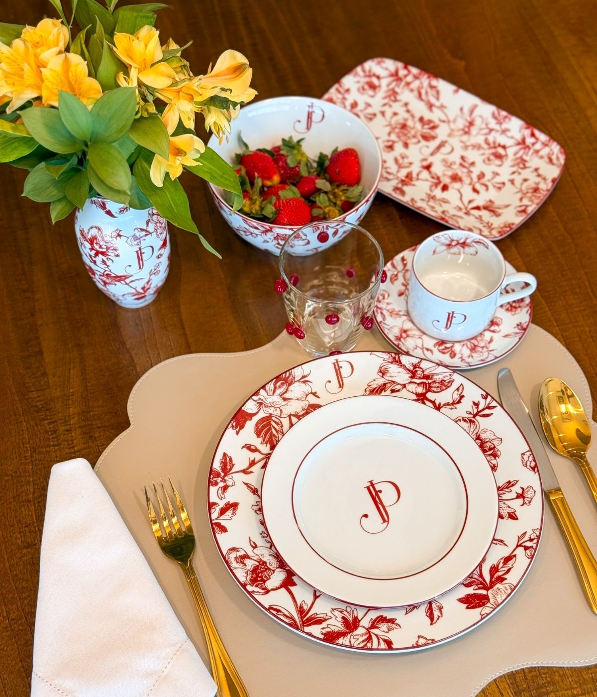 Prato Sobremesa Porcelana Personalizada Monograma Toile de Jouy