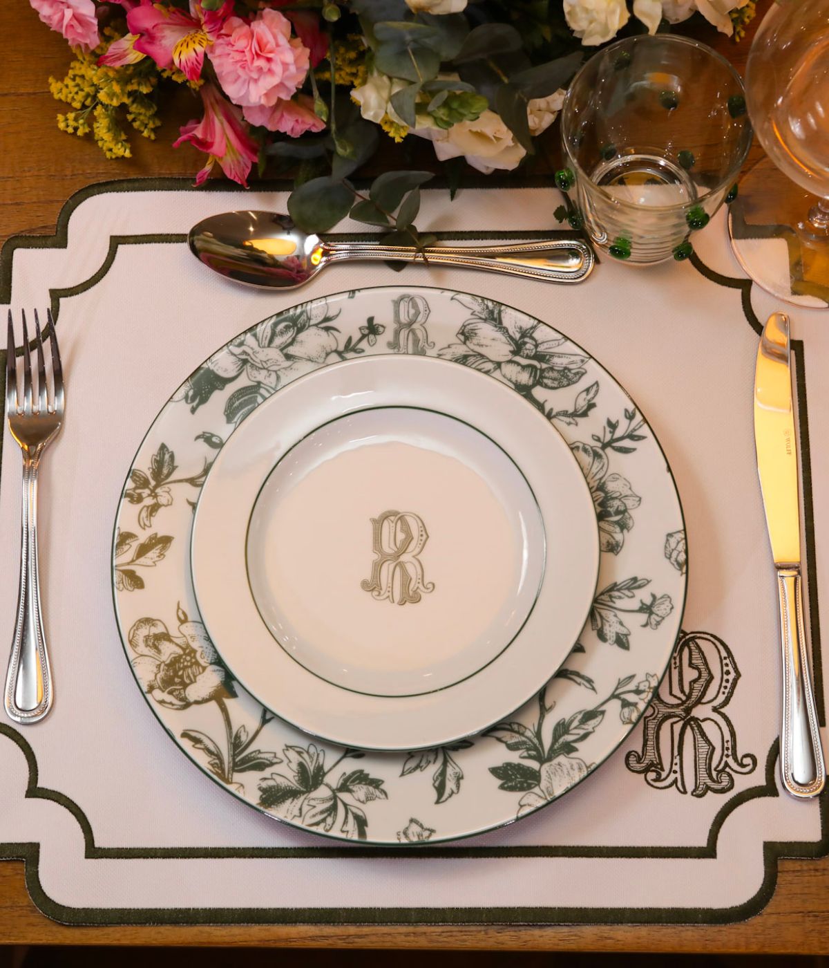 Prato Raso Porcelana Personalizada Monograma Toile de Jouy