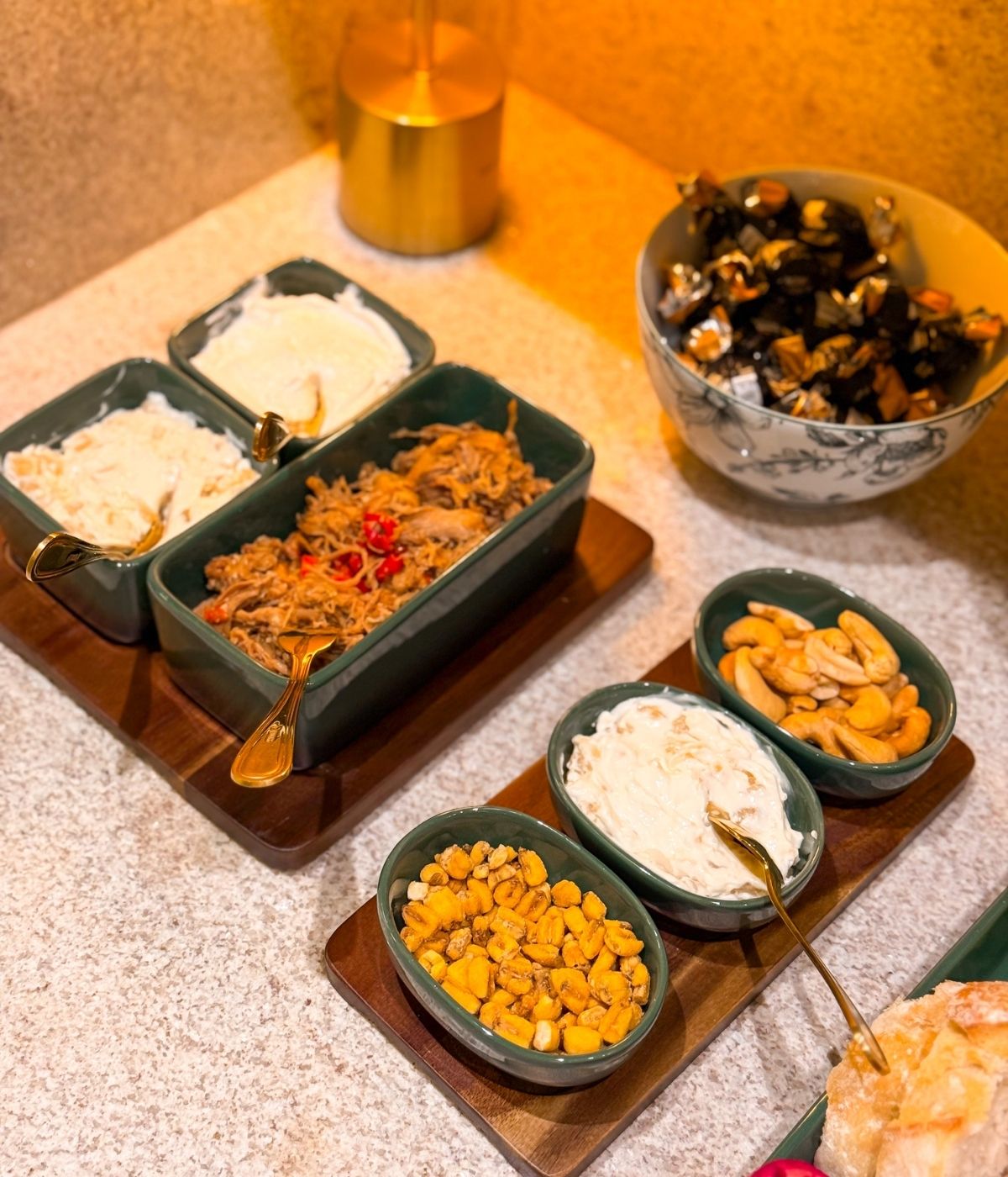 Set de Petisqueiras Ovais em Cerâmica Verde Degradê 4PCS