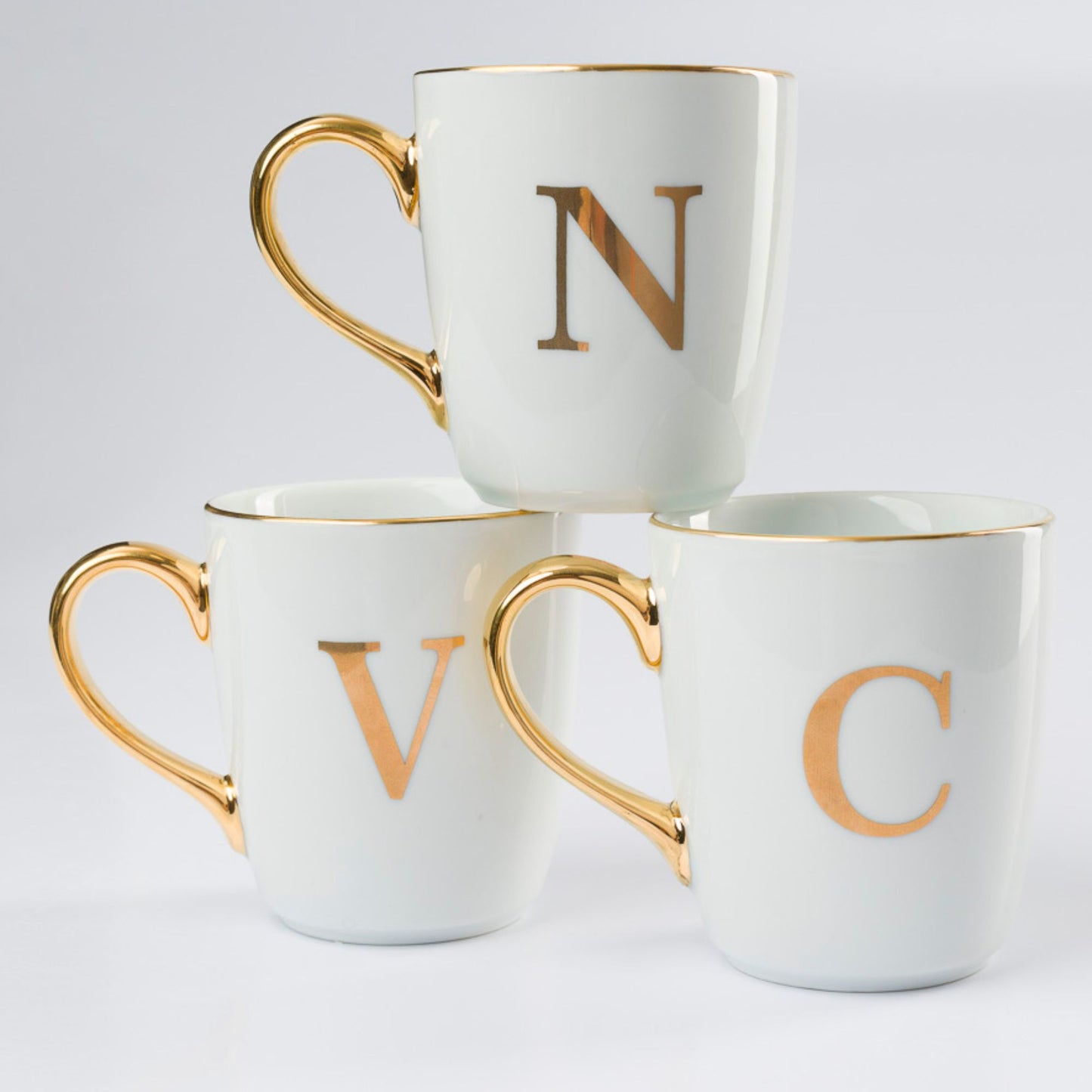 Caneca Porcelana Personalizada Letra em Ouro