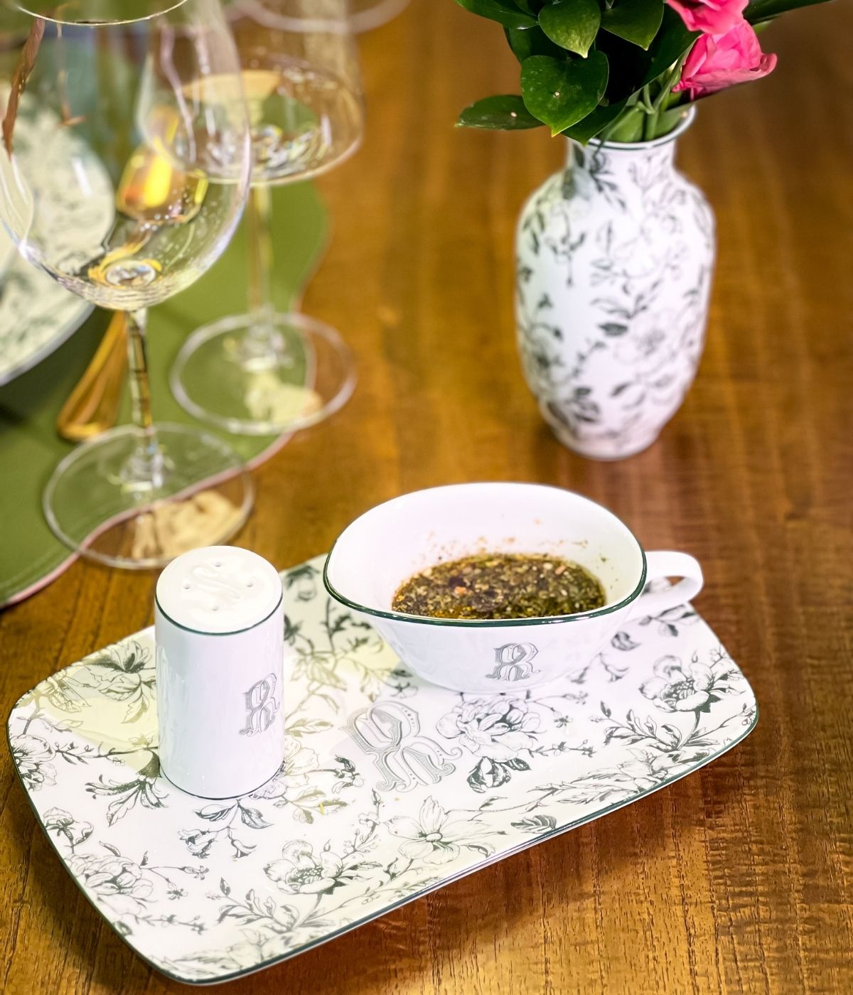 Molheira Porcelana Personalizada Monograma Toile de Jouy