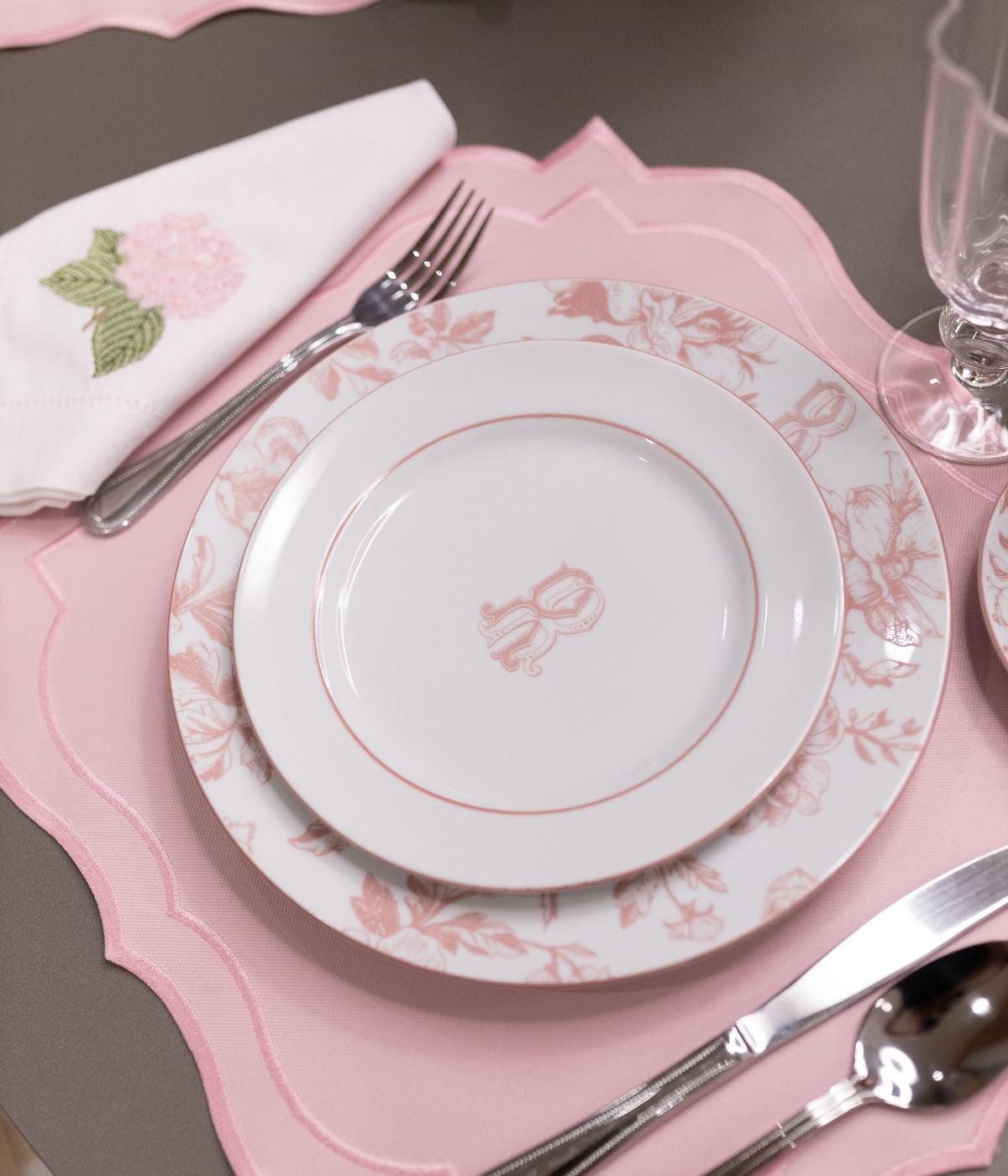Prato Sobremesa Porcelana Personalizada Monograma Toile de Jouy