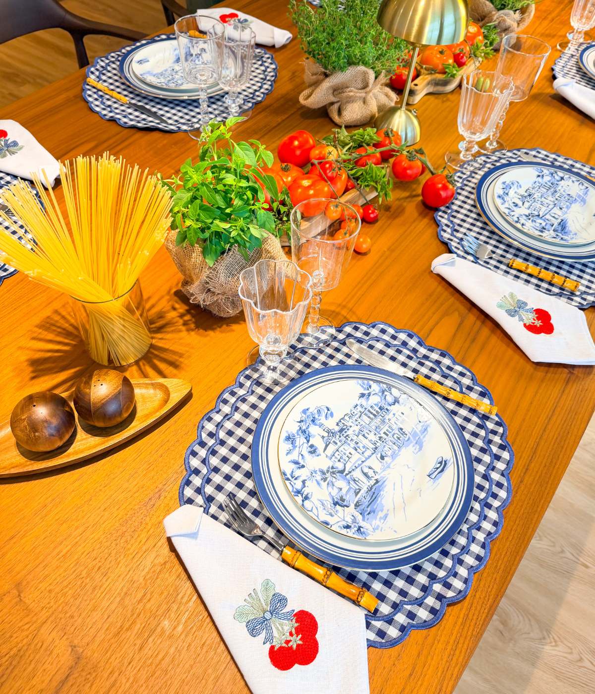 Guardanapo Branco Bordado Pomar